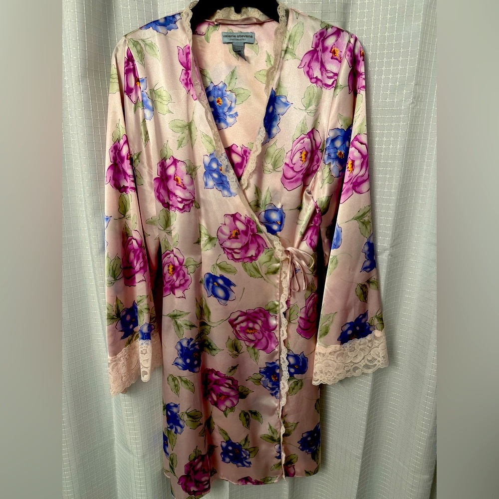 Valerie Stevens Pink Floral Satin Robe with Lace